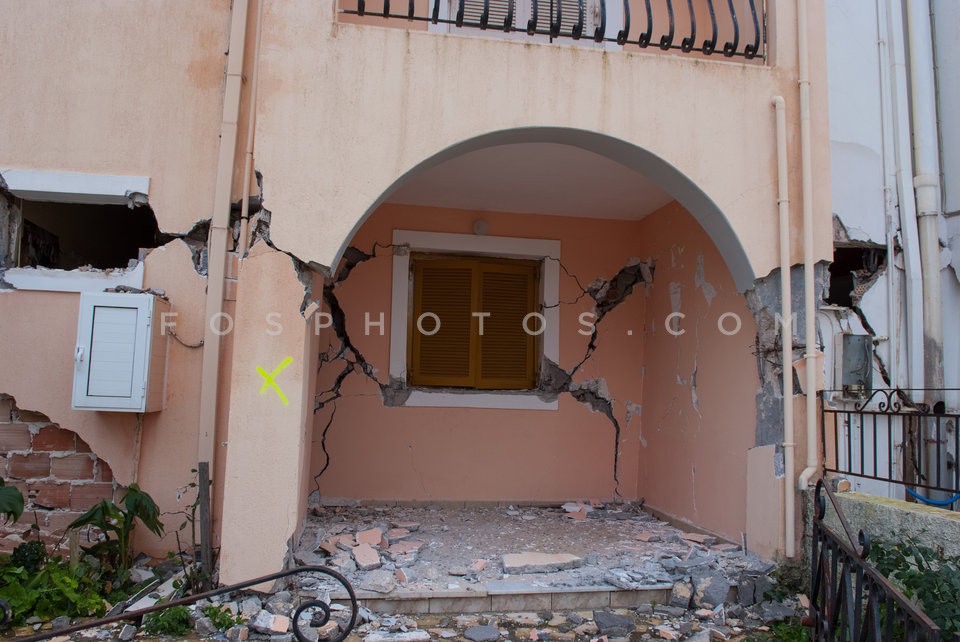 Images from Kefalonia after the new powerful earthquake / Εικόνες απο την Κεφαλονιά μετά απο τον νέο ισχυρό σεισμό