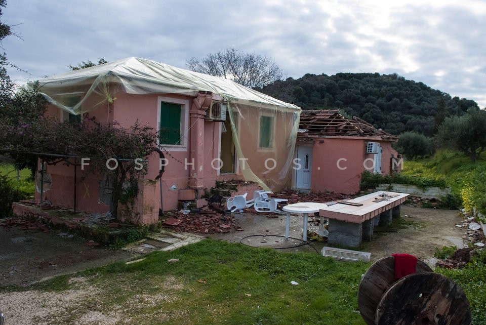 Images from Kefalonia after the new powerful earthquake / Εικόνες απο την Κεφαλονιά μετά απο τον νέο ισχυρό σεισμό