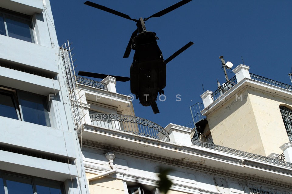 Test flight over central Athens  / Δοκιμαστική πτήση για την 25η Μαρτίου