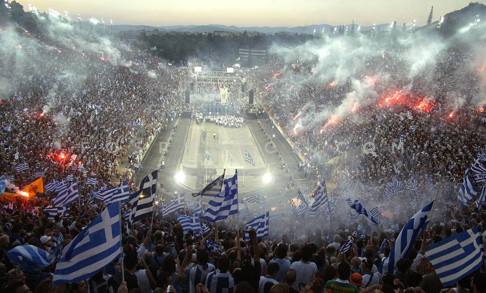 ΚΑΛΛΙΜΑΡΜΑΡΟ. ΓΙΟΡΤΗ ΓΙΑ ΤΗΝ ΕΘΝΙΚΗ ΟΜΑΔΑ ΠΟΔΟΣΦΑΙΡΟΥ ΠΟΥ ΚΕΤΕΚΤΗΣΕ ΤΟ ΚΥΠΕΛΛΟ ΣΤΟ EURO2004