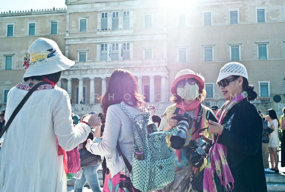 Chinese tourists in front of the Greek Parlament / Κινέζοι τουρίστες μπρόστα στο Ελληνικό Κοινοβούλιο