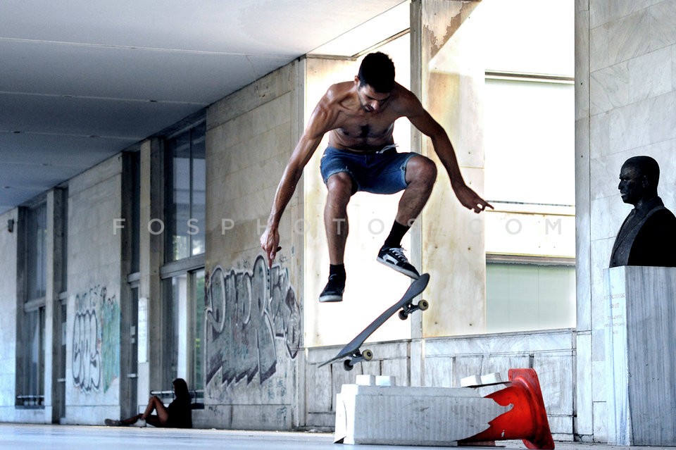 Dancers and skaters in Athens / Χορευτές και σκέιτερ στο Ωδείο Αθηνών