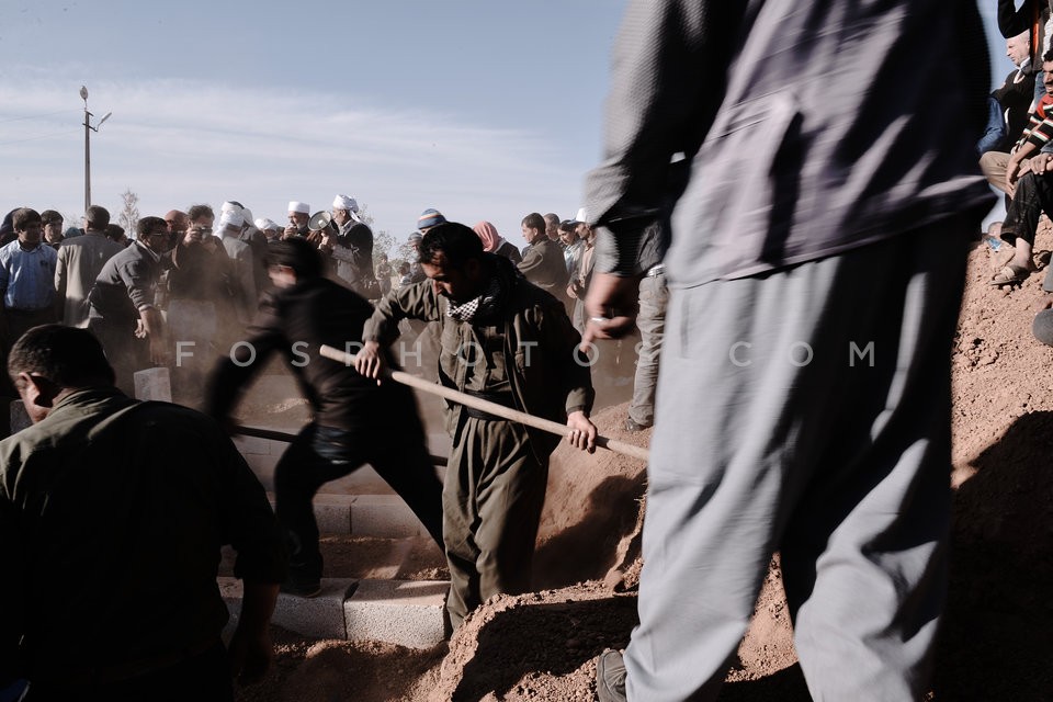 Funeral of Kurdish guerrillas in Suruc / Κηδεία Κούρδων ανταρτών στο Σουρούκ