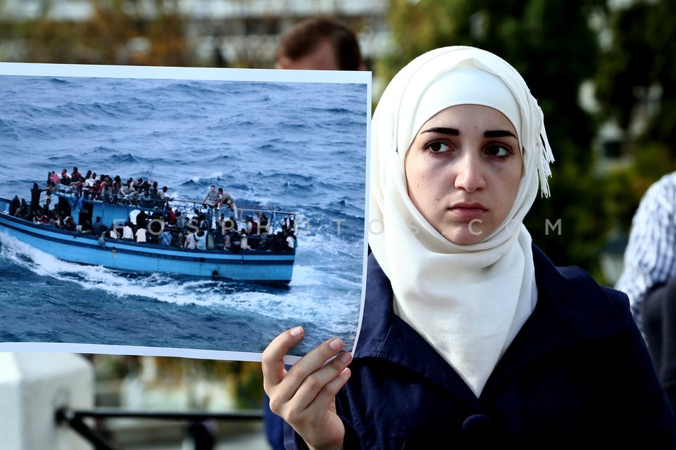 Refugees from Syria in Syntagma Square / Συγκέντρωση προσφύγων απο την Συρία