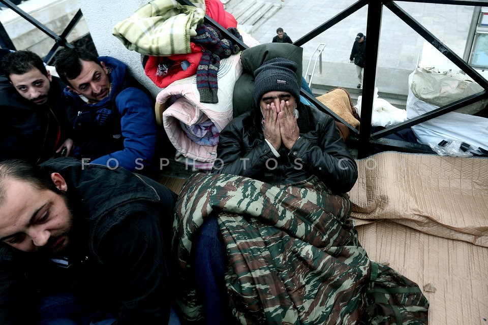 Refugees from Syria on hunger strike /  Απεργία πείνας προσφύγων απο την Συρία