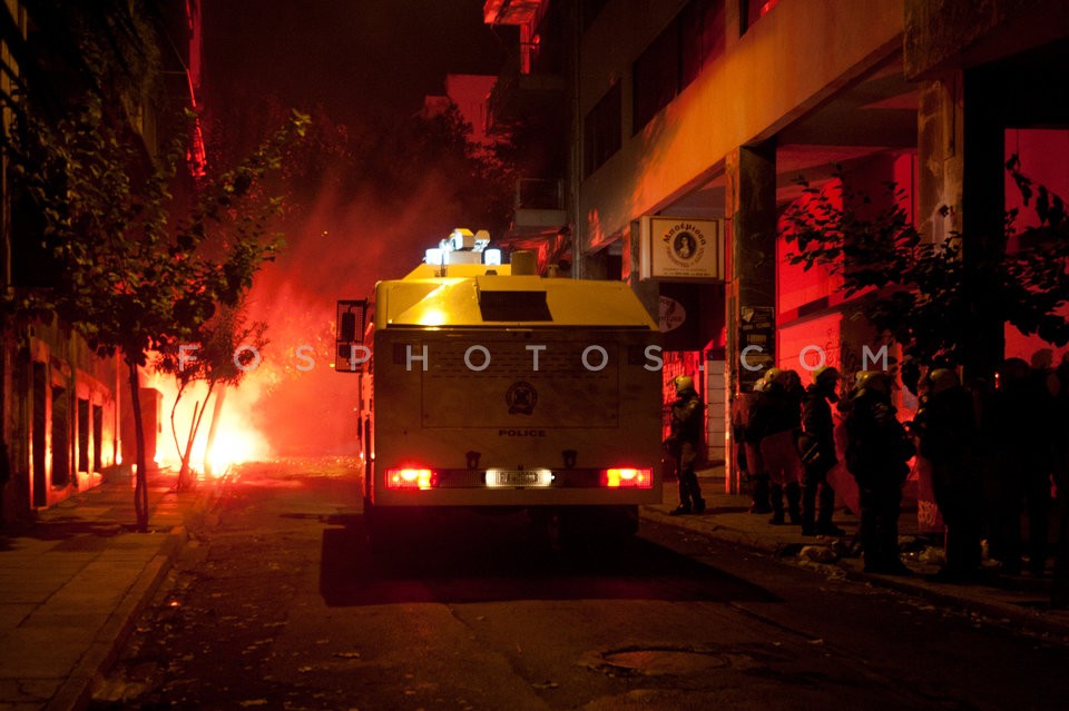 Clashes between protesters and the police after the demonstration in the memory of the 15 year old student Alexis Grigoropoulos / Επεισόδια μετά το τέλος της πορείας για την επέτειο του θανάτου του Αλέξη Γρηγορόπουλου