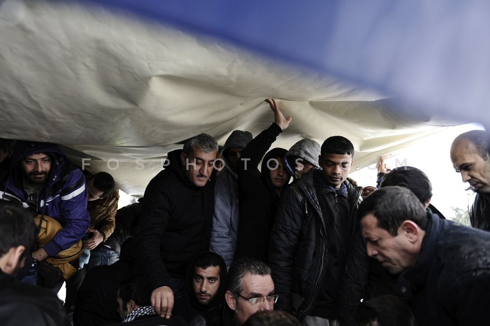 Syrian refugees remain for 22 days at Syntagma square  / 22η μέρα παραμονής των Σύριων προσφύγων στο Σύνταγμα