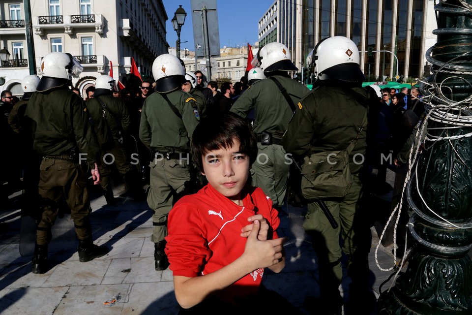 Refugees from Syria at Syntagma square /  Σύριοι πρόσφυγες στο Σύνταγμα