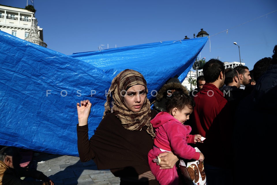 Refugees from Syria at Syntagma square /  Σύριοι πρόσφυγες στο Σύνταγμα