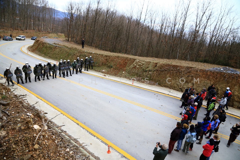 Demonstration against gold-mining at Skouries-Chalkidiki / Πορεία ενάντια στα μεταλλεία χρυσού στις Σκουριές