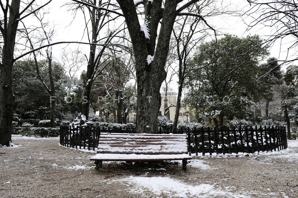 Snowfall in Athens  / Χιόνια στην Αττική