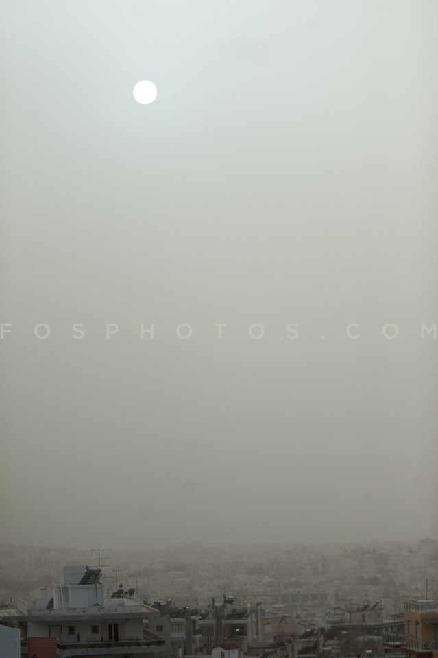 African dust covers Athens / Αφρικάνικη σκόνη πάνο από την Αθήνα